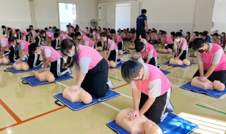 นักเรียนชั้น 5-6 อบรมการช่วยชีวิต CPR และการปฐมพยาบาลเบื้องต้น